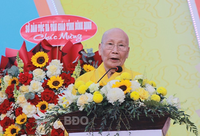 Trưởng lão Hòa thượng Thích Trí Giác, Chứng minh Ban Trị sự GHPG Việt Nam tỉnh đọc thông điệp của Tổng Thư ký Liên Hiệp Quốc nhân Đại lễ Vesak 2025, Đại lễ Phật đản - Phật lịch 2569. Ảnh: D.Đ