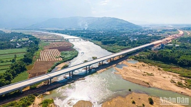 Cao tốc bắc-nam, đoạn Quảng Ngãi-Hoài Nhơn có chiều dài 88km. Cao tốc bắc-nam, đoạn Quảng Ngãi-Hoài Nhơn có chiều dài 88km.