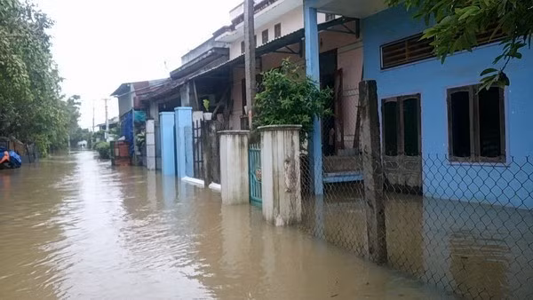 Khu dân cư Phước Thắng ngập trong lũ