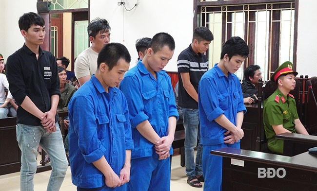 Các bị cáo tại phiên tòa. Ảnh: N.L Các bị cáo tại phiên tòa. Ảnh: N.L