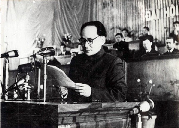 Đồng chí Hoàng Quốc Việt đọc diễn văn khai mạc Đại hội Công đoàn toàn quốc lần thứ II, Hà Nội tháng 2.1961. Ảnh tư liệu