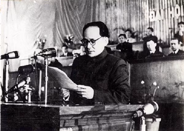 Đồng chí Hoàng Quốc Việt đọc diễn văn khai mạc Đại hội Công đoàn toàn quốc lần thứ II, Hà Nội tháng 2.1961. Ảnh tư liệu