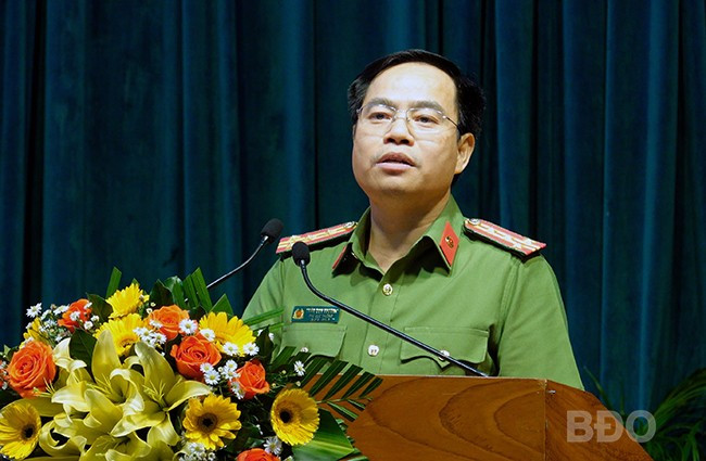 Đại tá Trần Quý Trường, Phó cục trưởng Cục Xây dựng phong trào Toàn dân bảo vệ an ninh Tổ quốc (Bộ CA) phát biểu tại Hội nghị. Ảnh: M.N