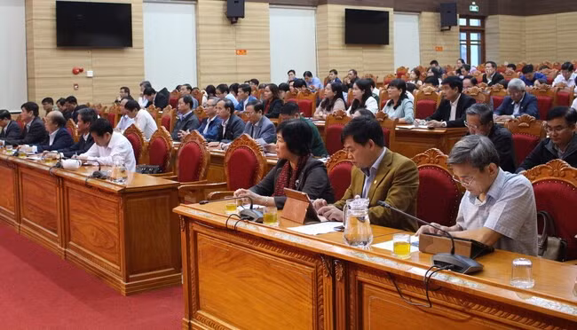 Các đại biểu dự lễ phát động cuộc thi. Ảnh: N. HÂN
