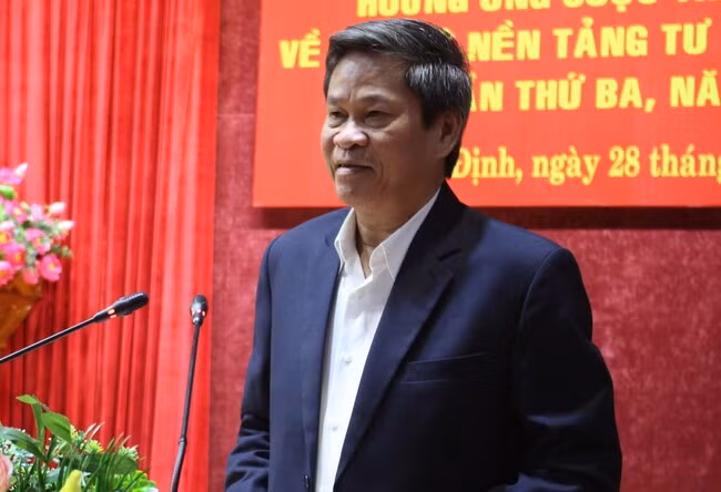Trưởng Ban Tuyên giáo Tỉnh ủy Huỳnh Thanh Xuân phát biểu phát động hưởng ứng cuộc thi. Ảnh: N. HÂN
