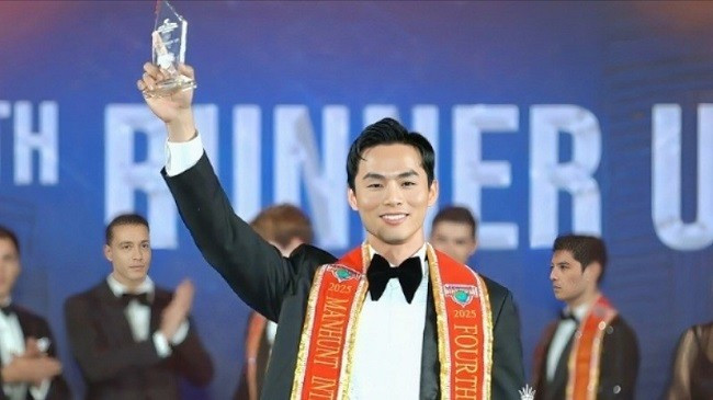 Vũ Linh đoạt danh hiệu Á vương 4 Manhunt International 2025. (Ảnh: BTC) Vũ Linh đoạt danh hiệu Á vương 4 Manhunt International 2025. (Ảnh: BTC)