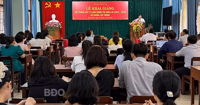 Quang cảnh lễ khai giảng. Ảnh: N.H