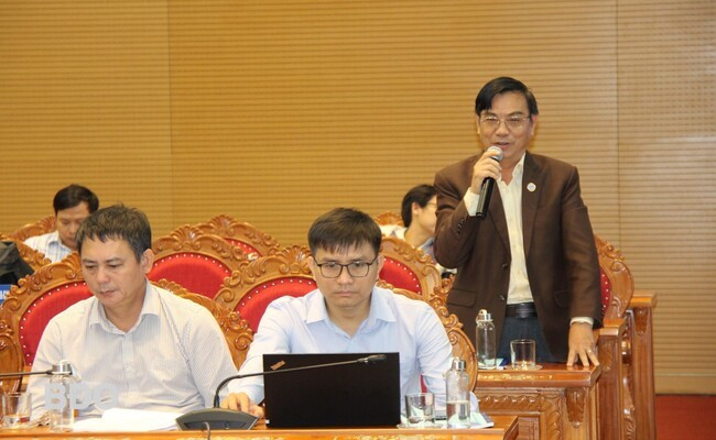 PGS.TS Nguyễn Đình Hiền, Phó Hiệu trưởng Trường ĐH Quy Nhơn chia sẻ giải pháp trong công tác phối hợp giữa nhà khoa học và DN nhằm đẩy mạnh ứng dụng, nhân rộng kết quả nghiên cứu, thử nghiệm vào sản xuất.