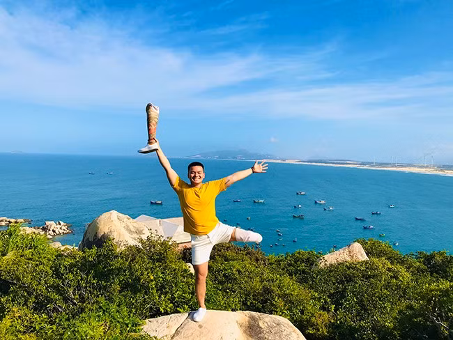 Nguyễn Văn Lưu đã biến giới hạn bản thân thành hành trình trưởng thành và đóng góp cho cộng đồng. Ảnh: NVCC