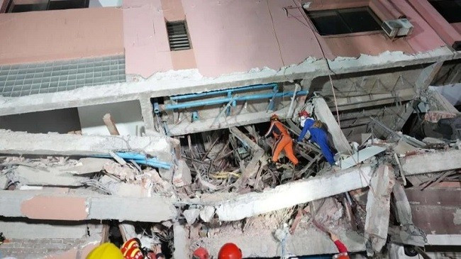 Lực lượng tìm kiếm và cứu nạn làm việc tại Mandalay, Myanmar, ngày 30.3.2025. (Ảnh: Tân Hoa xã) Lực lượng tìm kiếm và cứu nạn làm việc tại Mandalay, Myanmar, ngày 30.3.2025. (Ảnh: Tân Hoa xã)