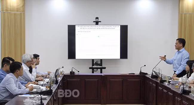 Quang cảnh buổi nghiệm thu đề tài. Ảnh: TRỌNG LỢI