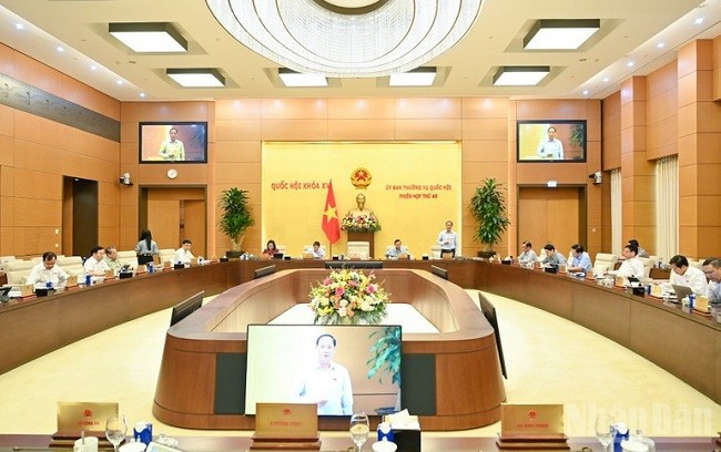 Quang cảnh phiên họp. (Ảnh: DUY LINH)