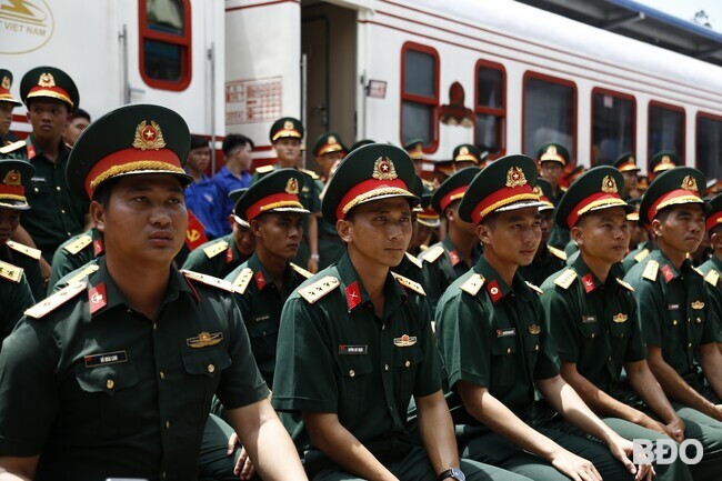 Các chiến sĩ luôn tự hào vì được tham gia nhiệm vụ quan trọng của đất nước. Ảnh: H.P Các chiến sĩ luôn tự hào vì được tham gia nhiệm vụ quan trọng của đất nước. Ảnh: H.P