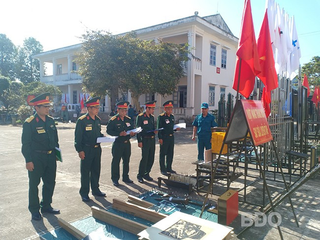 Để thực hiện tốt công tác huấn luyện, Ban CHQS xã Ân Phong luôn quan tâm chú trọng chuẩn bị tốt cơ sở vật chất, mô hình học cụ. Ảnh: H.P Để thực hiện tốt công tác huấn luyện, Ban CHQS xã Ân Phong luôn quan tâm chú trọng chuẩn bị tốt cơ sở vật chất, mô hình học cụ. Ảnh: H.P