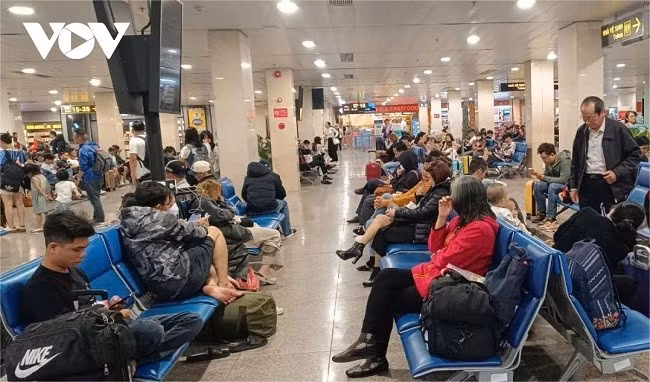 Dịp lễ 30.4, nhu cầu đi lại tăng cao, người dân cần cảnh giác trước các chiêu trò mua vé máy bay giá rẻ.