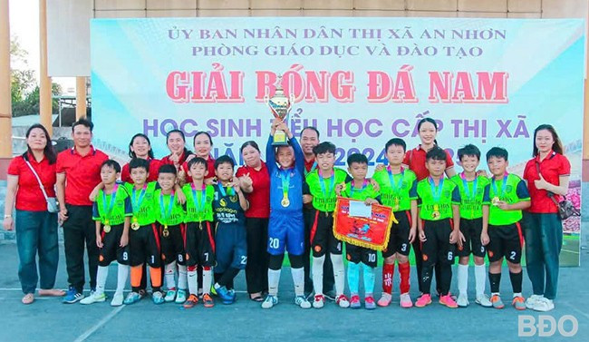Đội Trường Tiểu học số 2 Đập Đá giành ngôi vô địch. Ảnh: ĐVCC Đội Trường Tiểu học số 2 Đập Đá giành ngôi vô địch. Ảnh: ĐVCC