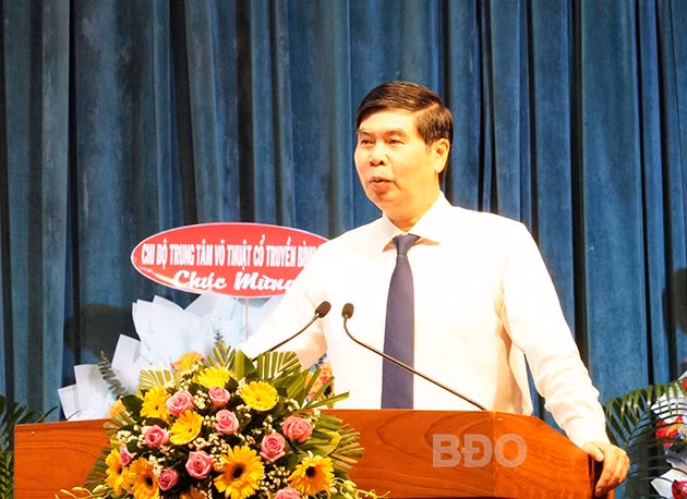 Đồng chí Lâm Hải Giang - Tỉnh ủy viên, Phó Chủ tịch UBND tỉnh, Ủy viên Ban Thường vụ Đảng ủy UBND tỉnh, phát biểu chỉ đạo tại Đại hội. Ảnh: N.H