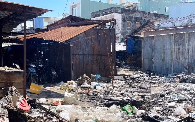 Chợ Bình Định đã xảy ra vụ cháy thiêu rụi nhiều gian hàng của bà con tiểu thương