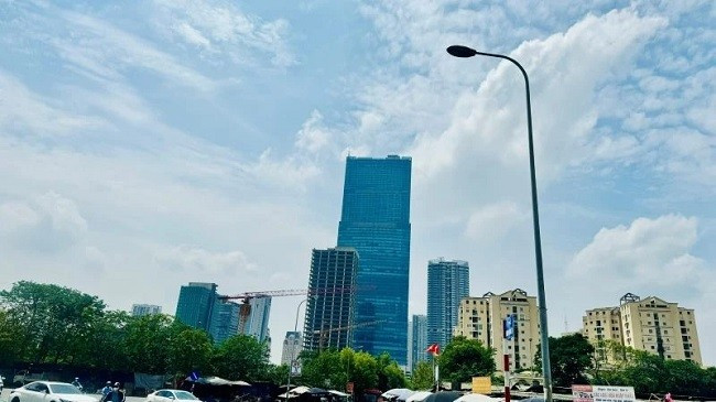 Nghị định 105/2025 có hiệu lực từ 1.7.2025 quy định rõ 44 loại cơ sở thuộc diện bắt buộc mua bảo hiểm cháy nổ. (Ảnh: HNV) Nghị định 105/2025 có hiệu lực từ 1.7.2025 quy định rõ 44 loại cơ sở thuộc diện bắt buộc mua bảo hiểm cháy nổ. (Ảnh: HNV)