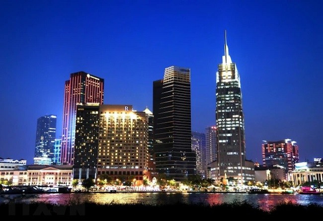 Trung tâm TP Hồ Chí Minh về đêm. (Ảnh: Hồng Đạt/TTXVN)