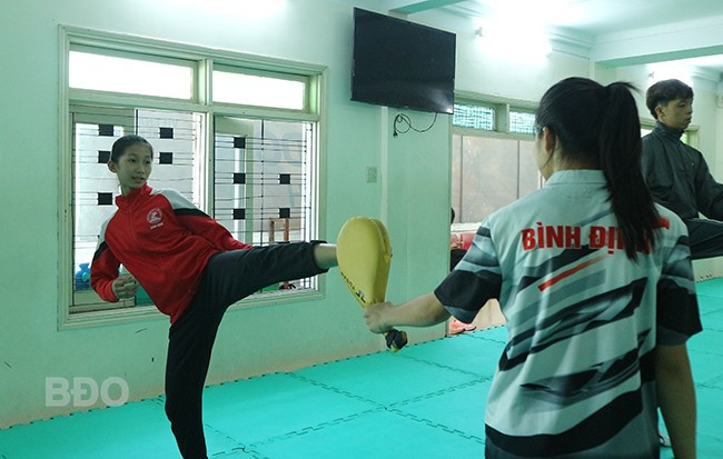 Bích Thương nỗ lực tập luyện, hướng tới thành tích cao nhất tại Giải vô địch taekwondo các lứa tuổi trẻ quốc gia năm 2025. Ảnh: H.V