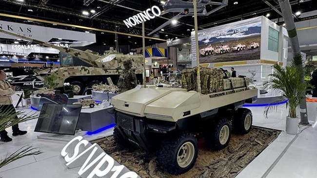 Tập đoàn công nghiệp quốc phòng Trung Quốc Norinco trưng bày thiết bị không người lái sử dụng công nghệ DeepSeek tại Hội nghị và Triển lãm Quốc phòng Quốc tế 2025.