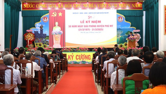 Quang cảnh lễ kỷ niệm. Ảnh: M.H Quang cảnh lễ kỷ niệm. Ảnh: M.H