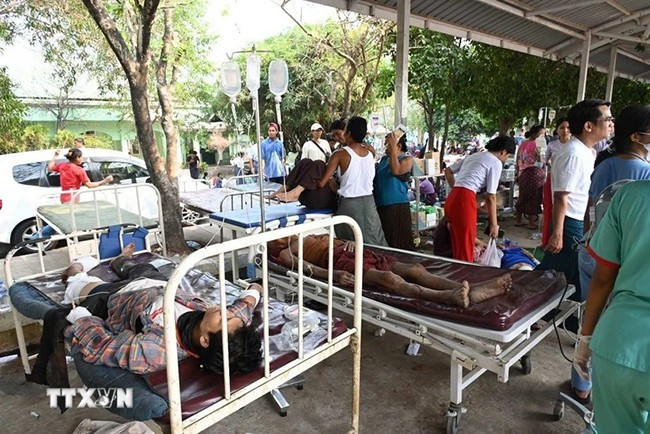 Nạn nhân bị thương sau trận động đất tại Nay Pyi Taw (Myanmar), ngày 28.3.2024. (Ảnh: THX/TTXVN)