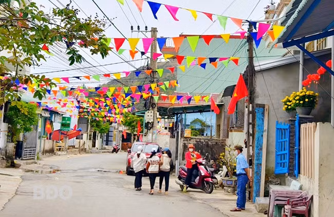 Tại 3 thôn Vĩnh Lợi 1, 2 , 3 trang hoàng cờ rực rỡ dịp Tết Ất Tỵ 2025.