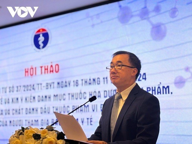 Thứ trưởng Bộ Y tế Trần Văn Thuấn
