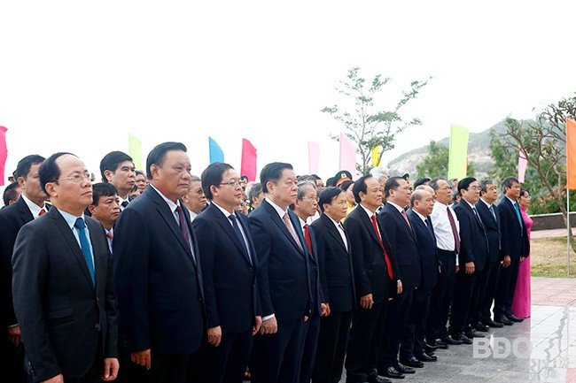 Các đại biểu Trung ương và địa phương tham dự buổi lễ.