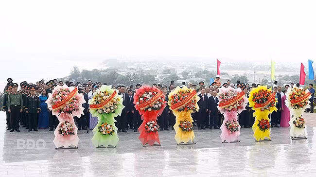Toàn cảnh buổi lễ.