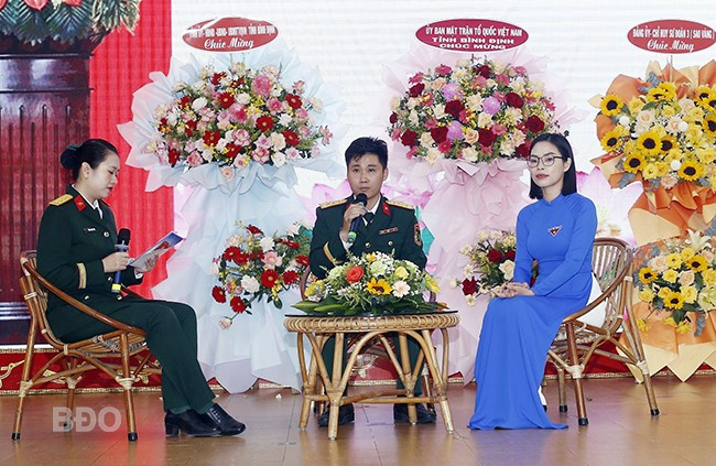 Hai bạn trẻ chia sẻ về việc thế hệ hôm nay phải làm gì để kế tục xứng đáng với sự nghiệp cách mạng của các thế hệ đi trước đã để lại...