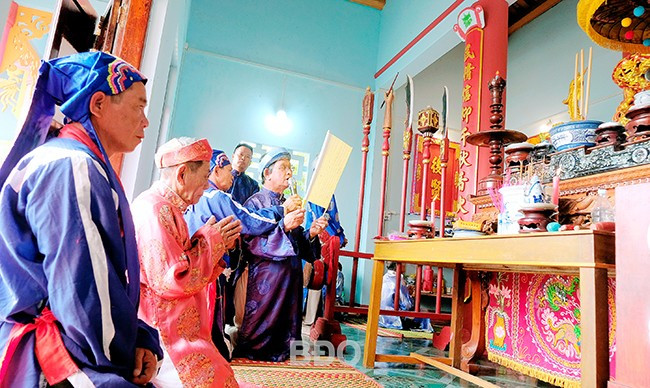 Người dân hai thôn Lý Hưng, Lý Lương (xã Nhơn Lý, TP Quy Nhơn) tổ chức lễ cúng Thanh minh gắn Giỗ Tổ Hùng Vương vào ngày mùng 10.3 âm lịch hằng năm. Ảnh: THANH NHÀN Người dân hai thôn Lý Hưng, Lý Lương (xã Nhơn Lý, TP Quy Nhơn) tổ chức lễ cúng Thanh minh gắn Giỗ Tổ Hùng Vương vào ngày mùng 10.3 âm lịch hằng năm. Ảnh: THANH NHÀN