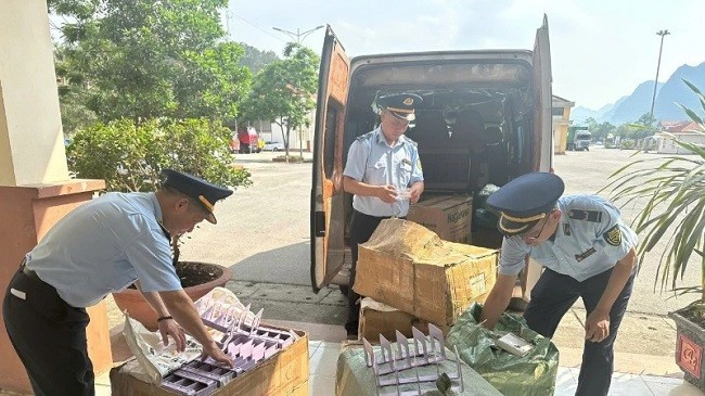 Cao điểm truy quét buôn lậu, hàng giả và xâm phạm sở hữu trí tuệ trên phạm vi toàn quốc.