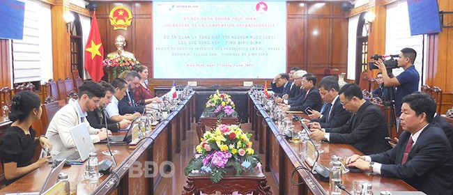 Quang cảnh buổi làm việc và ký kết Thỏa thuận thực hiện Dự án quản lý tổng hợp tài nguyên nước - giai đoạn 1 - lưu vực sông Kôn, tỉnh Bình Định. Ảnh: V.L Quang cảnh buổi làm việc và ký kết Thỏa thuận thực hiện Dự án quản lý tổng hợp tài nguyên nước - giai đoạn 1 - lưu vực sông Kôn, tỉnh Bình Định. Ảnh: V.L