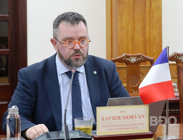 Ông Xavier Morvan, Tổng Giám đốc Cơ quan quản lý nước lưu vực sông Rhin Meuse phát biểu tại buổi làm việc. Ảnh: V.L Ông Xavier Morvan, Tổng Giám đốc Cơ quan quản lý nước lưu vực sông Rhin Meuse phát biểu tại buổi làm việc. Ảnh: V.L