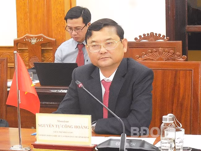 Phó Chủ tịch UBND tỉnh Nguyễn Tự Công Hoàng chủ trì buổi làm việc. Ảnh: V.L