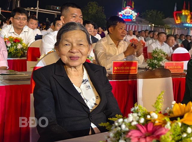 Mẹ Việt Nam anh hùng Chung Thị Chính dự Lễ kỷ niệm 50 năm Ngày giải phóng TX Hoài Nhơn (28.3.1975 - 28.3.2025). Ảnh: T.THU Mẹ Việt Nam anh hùng Chung Thị Chính dự Lễ kỷ niệm 50 năm Ngày giải phóng TX Hoài Nhơn (28.3.1975 - 28.3.2025). Ảnh: T.THU