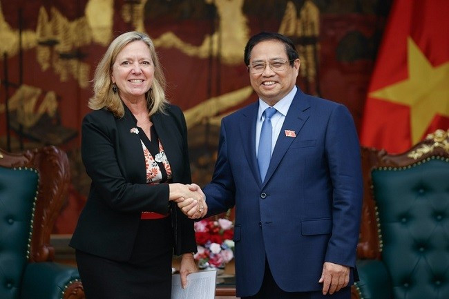 Thủ tướng Phạm Minh Chính cảm ơn WB đã có nhiều hỗ trợ, đóng góp tích cực, hiệu quả vào phát triển KT-XH của Việt Nam, nhất là trong công cuộc xóa đói giảm nghèo và đề nghị WB tiếp tục hỗ trợ Việt Nam trong quá trình "làm giàu" sắp tới. Ảnh: VGP/Nhật Bắc Thủ tướng Phạm Minh Chính cảm ơn WB đã có nhiều hỗ trợ, đóng góp tích cực, hiệu quả vào phát triển KT-XH của Việt Nam, nhất là trong công cuộc xóa đói giảm nghèo và đề nghị WB tiếp tục hỗ trợ Việt Nam trong quá trình "làm giàu" sắp tới. Ảnh: VGP/Nhật Bắc