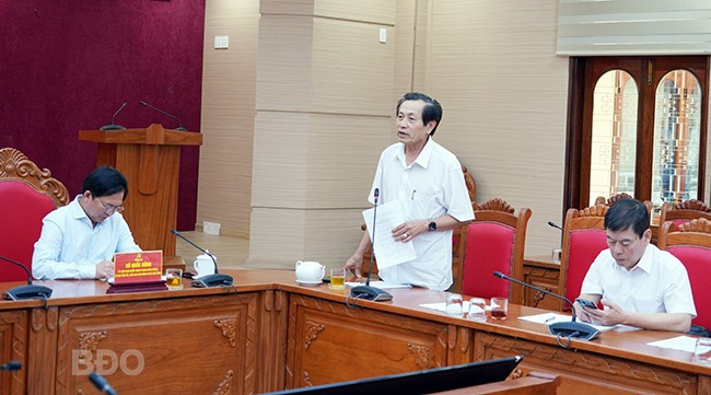 Phó Chủ tịch Thường trực HĐND tỉnh Đoàn Văn Phi đề nghị phân cấp, phân quyền mạnh mẽ, xác định rõ trách nhiệm của từng cấp, từng ngành, nhằm thực hiện đạt và vượt mục tiêu phát triển KT-XH năm 2025. Phó Chủ tịch Thường trực HĐND tỉnh Đoàn Văn Phi đề nghị phân cấp, phân quyền mạnh mẽ, xác định rõ trách nhiệm của từng cấp, từng ngành, nhằm thực hiện đạt và vượt mục tiêu phát triển KT-XH năm 2025.