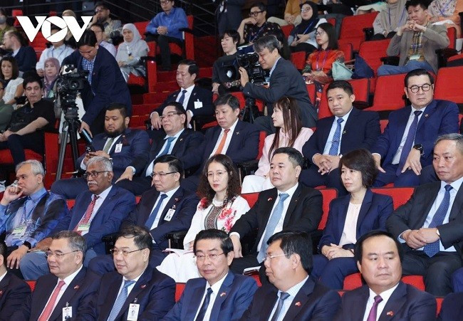 Các đại biểu dự nghe bài phát biểu của Tổng Bí thư Tô Lâm tại trường Đại học Malaya, Malaysia