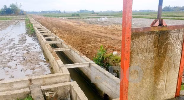 Hệ thống kênh tưới của xã được kiên cố hóa