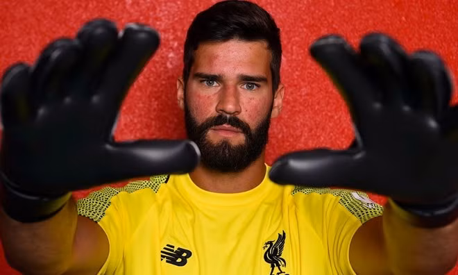Alisson Becker trở thành thủ môn đắt giá nhất thế giới. (Nguồn: Getty Images) Alisson Becker trở thành thủ môn đắt giá nhất thế giới. (Nguồn: Getty Images)