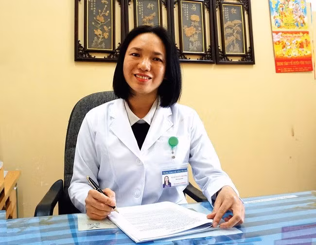 Bác sĩ CKI Nguyễn Thị Cường, Phó Giám đốc TTYT huyện Vĩnh Thạnh. Ảnh: T. KHUY