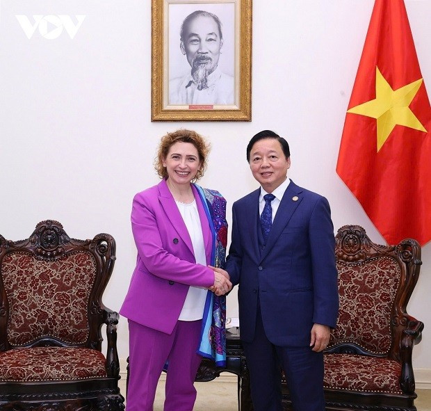 Phó Thủ tướng Trần Hồng Hà tiếp bà Nicola Beer - Phó Chủ tịch Ngân hàng Đầu tư Châu Âu (EIB). Phó Thủ tướng Trần Hồng Hà tiếp bà Nicola Beer - Phó Chủ tịch Ngân hàng Đầu tư Châu Âu (EIB).