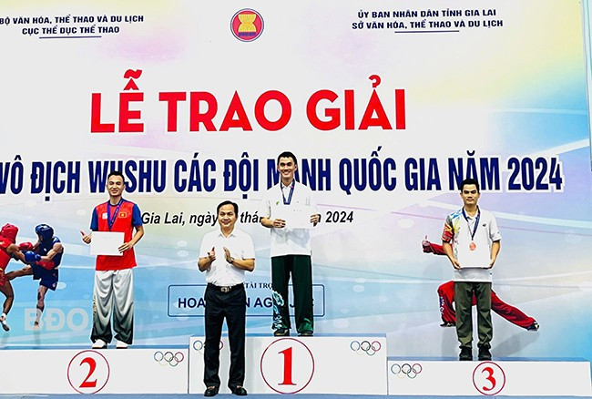 VĐV Trịnh Văn Lưu (Bình Định) giành 2 HCĐ ở nội dung quyền. Ảnh: V.L