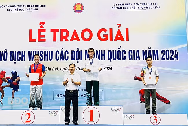 VĐV Trịnh Văn Lưu (Bình Định) giành 2 HCĐ ở nội dung quyền. Ảnh: V.L