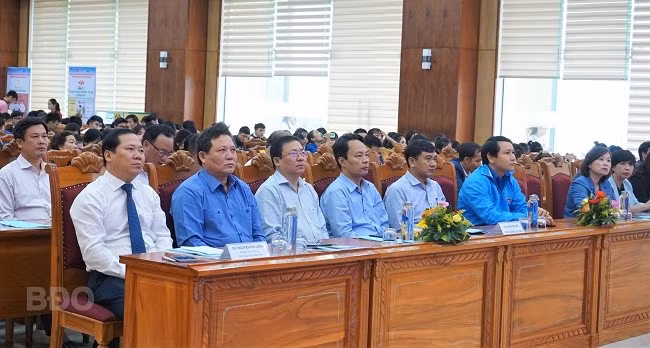 Ngày hội thu hút sự tham gia của hơn 100 đại biểu, gần 600 học sinh, sinh viên các trường ĐH, cao đẳng trong tỉnh và 41 gian hàng trưng bày.
