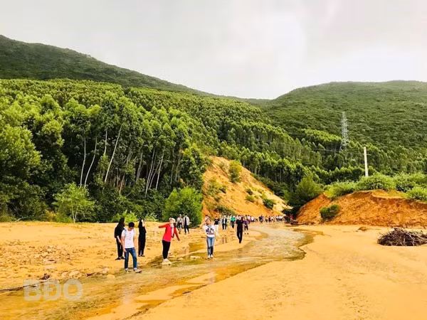 Suối Cả hoang sơ đẹp đến nao lòng.